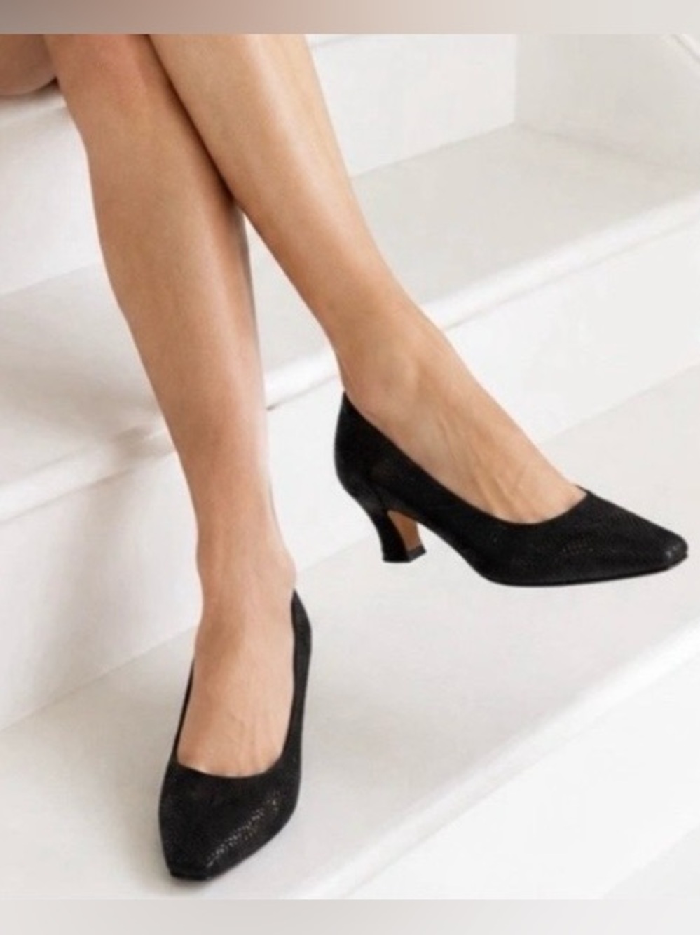 Salvatore Ferragamo Women’s Vintage Black Suede Slip On Low Heel Pumps SZ: 8
